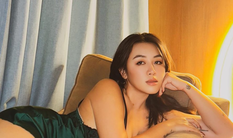 Myanmar Hot girl Moe Sat Pwint